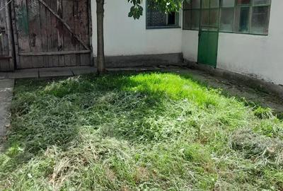 Casă cu 7 camere cu Teren 700 Mp în Central - 1