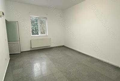 Spațiu comercial, de 25 mp, în Central - 4