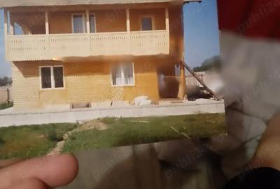 Casă cu 4 camere cu Teren 5000 Mp în Central - 1