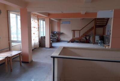 Casă cu 6 camere cu Teren 488 Mp în Central - 7