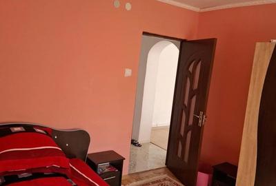 Apartament cu 3 camere decomandat în Balș - 2