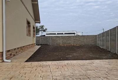 Casă cu 3 camere cu Canalizare în Bucovăț (Remetea Mare) - 4