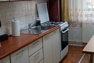 Apartament cu 2 camere decomandat în Tractorul - 5
