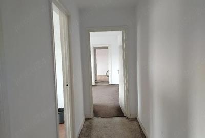 Apartament cu 3 camere semidecomandat în Central - 6