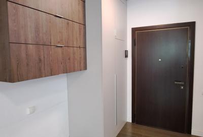 Apartament cu 3 camere semidecomandat, mobilat în 13 Septembrie - 13