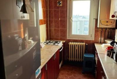 Apartament cu 3 camere semidecomandat în Podu Roș - 9