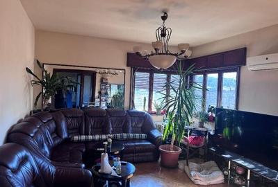 Apartament cu 3 camere decomandat, mobilat în Moșilor