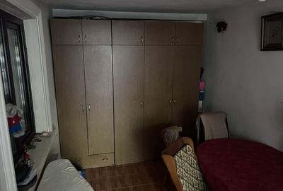 Casă cu 4 camere în Central - 1