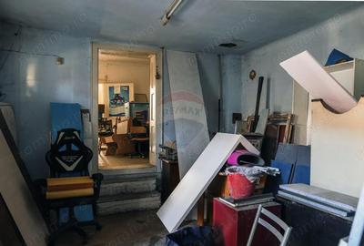 Casă cu Teren 946 Mp în Central