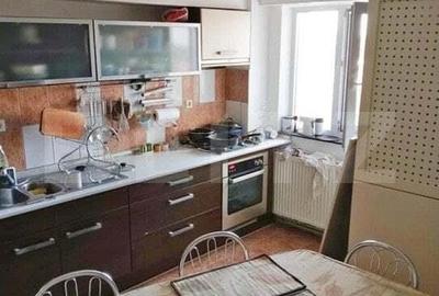 Apartament cu 4 camere decomandat în Micro 17 - 3