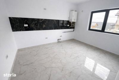 Casă cu 5 camere cu Teren 500 Mp în Podu Roș - 8
