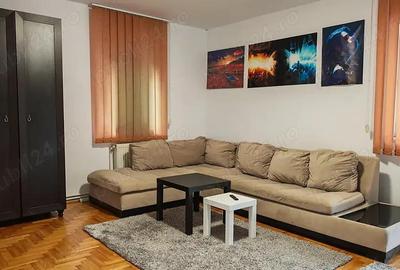 Racadau, apartament spatios, etaj intermediar, disponibil imediat.