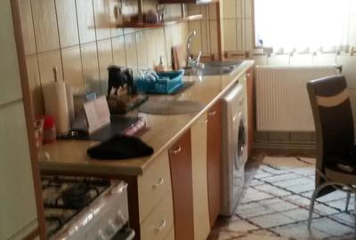 Inchiriez apartament - 3