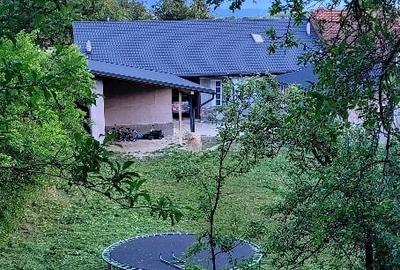 Casă cu 4 camere în Var - 1