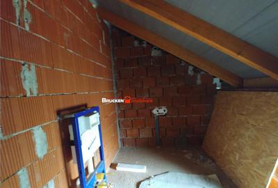 Casa de in zona centrala din Petreu - 24