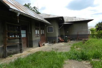 Casă cu 5 camere cu Teren 2300 Mp în Băicoi - 1