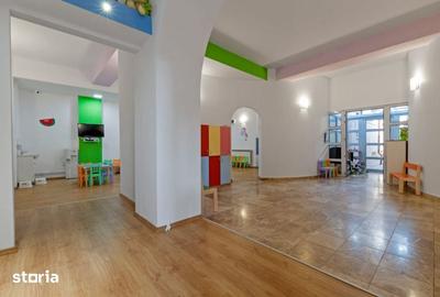 Casă cu 7 camere cu Teren 380 Mp în Pantelimon - 2