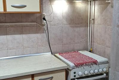 Apartament cu 3 camere decomandat în Sărari - 2