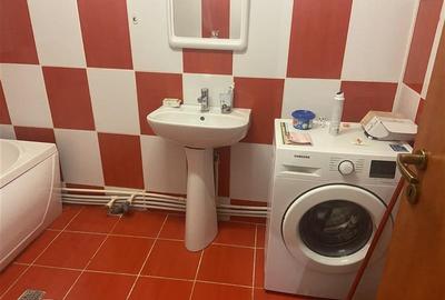 Garsoniera de vanzare , zona Spitalul Judetean Focsani , 28 mp , decomandata , e - 8