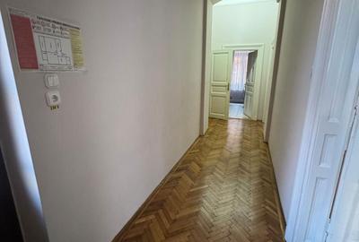 Spațiu comercial, de 100 mp, în Central