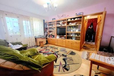 Milcov - Apartament 3 cam semidecomandat, etaj 3/4, mobilat - 1