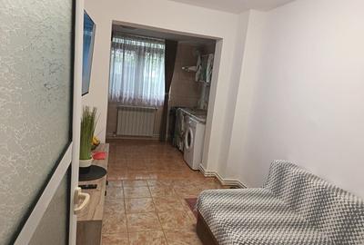 Apartament cu 3 camere decomandat în Micro 40 - 3
