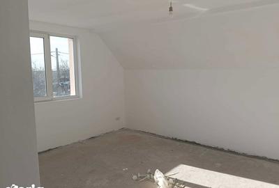 Casă cu 5 camere cu Teren 800 Mp în Remetea Mare - 3