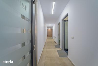 Spațiu comercial, de 3,550 mp, în Central - 14