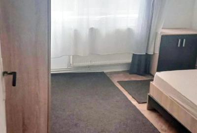 Apartament cu 2 camere semidecomandat în Micro 9