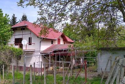 Casă cu 4 camere cu Teren 2200 Mp în Cuvin - 7