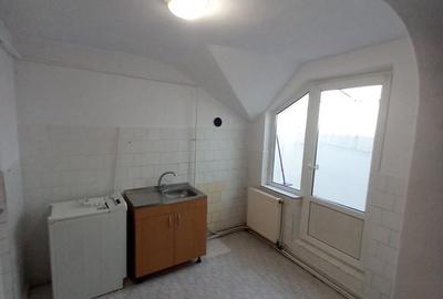 Garsonieră decomandată în Central - 2