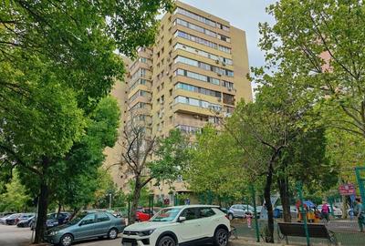 Prima inchirere,  strada Odobesti la intrarea in parc - 18