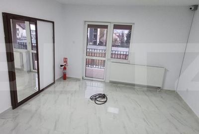 Spațiu comercial, de 60 mp, în Central - 3