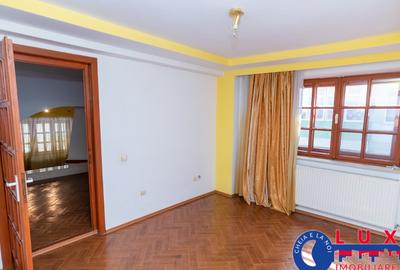 Casă cu 4 camere cu Teren 110 Mp în Central - 27