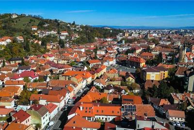 FILM! Eleganta si confort, in cetatea istorica a Brasovului, - 14