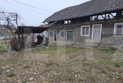 Casă cu 2 camere cu Teren 1200 Mp în Central