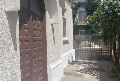 Casă de vânzare – 5 camere într-o vilă interbelică, 125 mp Casă de vânzare – 5 camere într-o vilă interbelică, 125 mp - 1