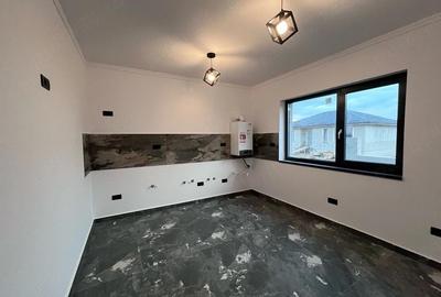 Casă cu 3 camere cu Teren 350 Mp în Central - 5