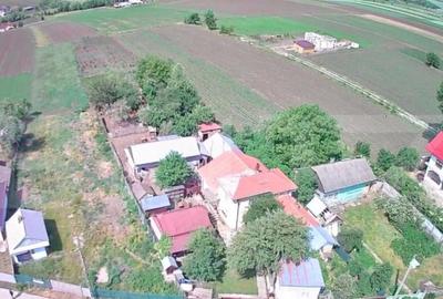 Teren de 2000 mp, în Central