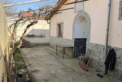 Casă cu 3 camere cu Teren 317 Mp în Central