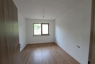 Casă cu 4 camere cu Teren 400 Mp în Parța - 3