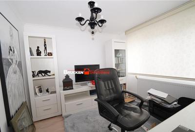 Casă cu 4 camere cu Teren 241 Mp în Sânmartin