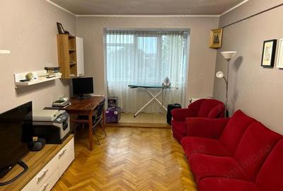 Apartament cu 3 camere decomandat în Piața Centrală - 16