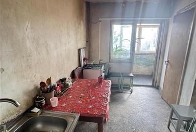 Apartament cu 4 camere decomandat în Berceni - 10
