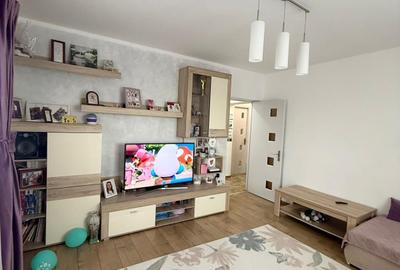 Apartament cu 2 camere decomandat în Tractorul - 2