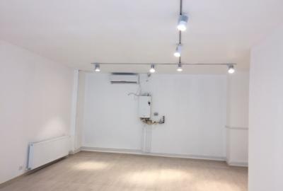 Spațiu comercial, de 102.68000030518 mp, în P-ța Victoriei - 3