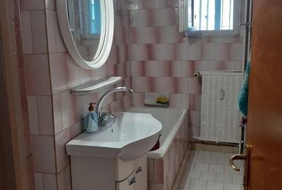 De Inchiriat Apartament 3 Camere, Piata Rahova, Sector 5 De Inchiriat Apartament 3 Camere, Piata Rahova, Sector 5 - 12