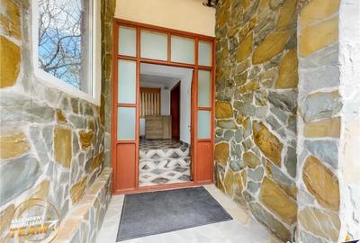 Casă cu 6 camere cu Canalizare în Central - 7