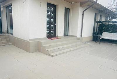 Duplex cu 6 camere cu Canalizare în Central - 1