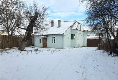 Casă individuală cu 3 camere cu Canalizare în Central - 2